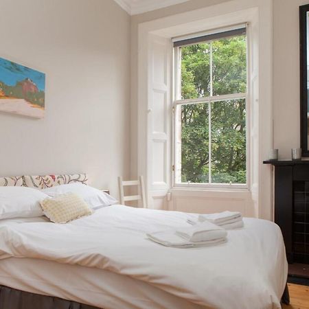 Amazing 4 Bedroom Apartment Just Off The Meadows 에든버러 외부 사진