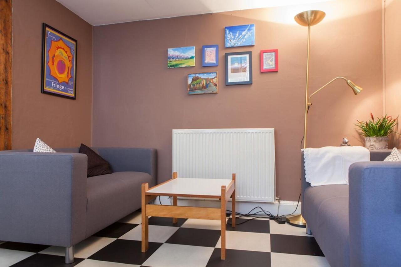 Amazing 4 Bedroom Apartment Just Off The Meadows 에든버러 외부 사진