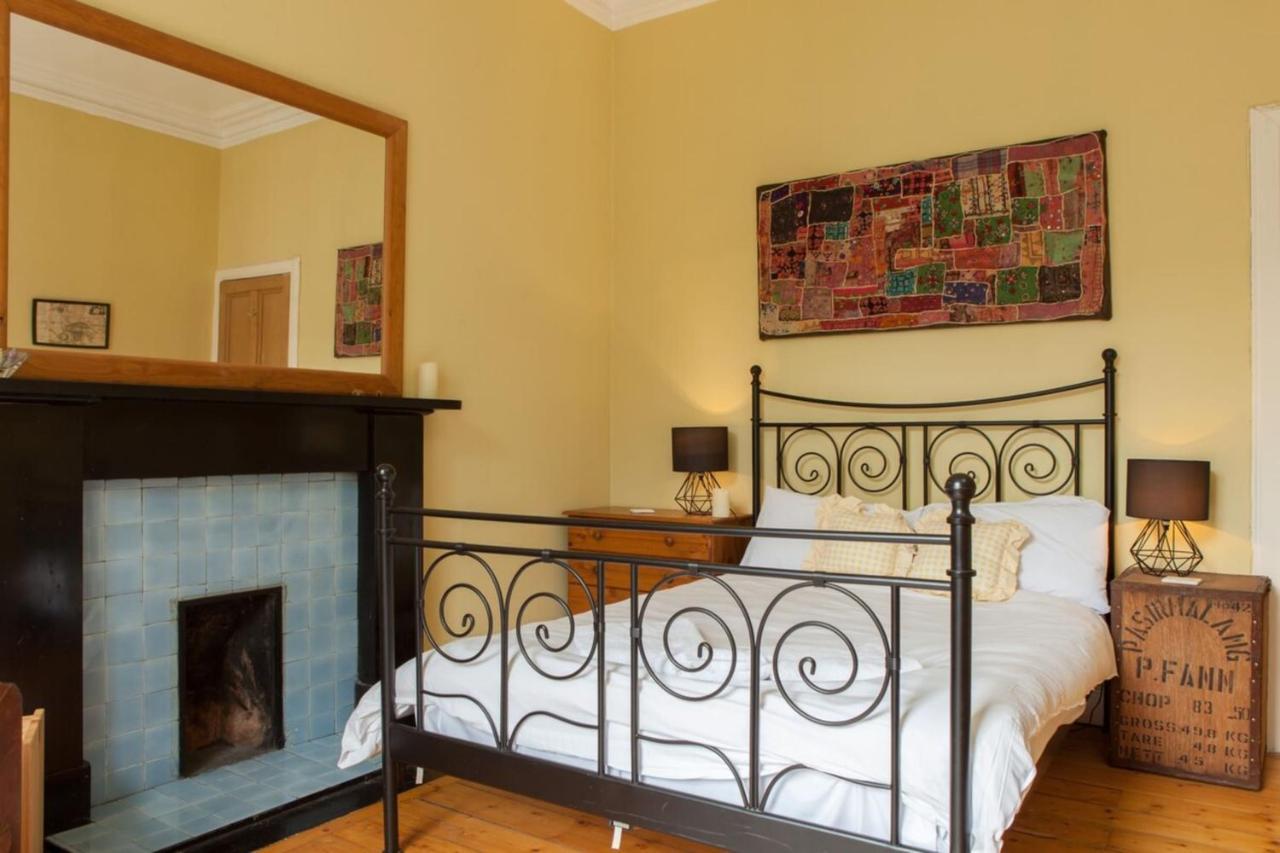 Amazing 4 Bedroom Apartment Just Off The Meadows 에든버러 외부 사진