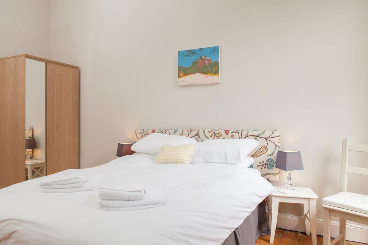 Amazing 4 Bedroom Apartment Just Off The Meadows 에든버러 외부 사진