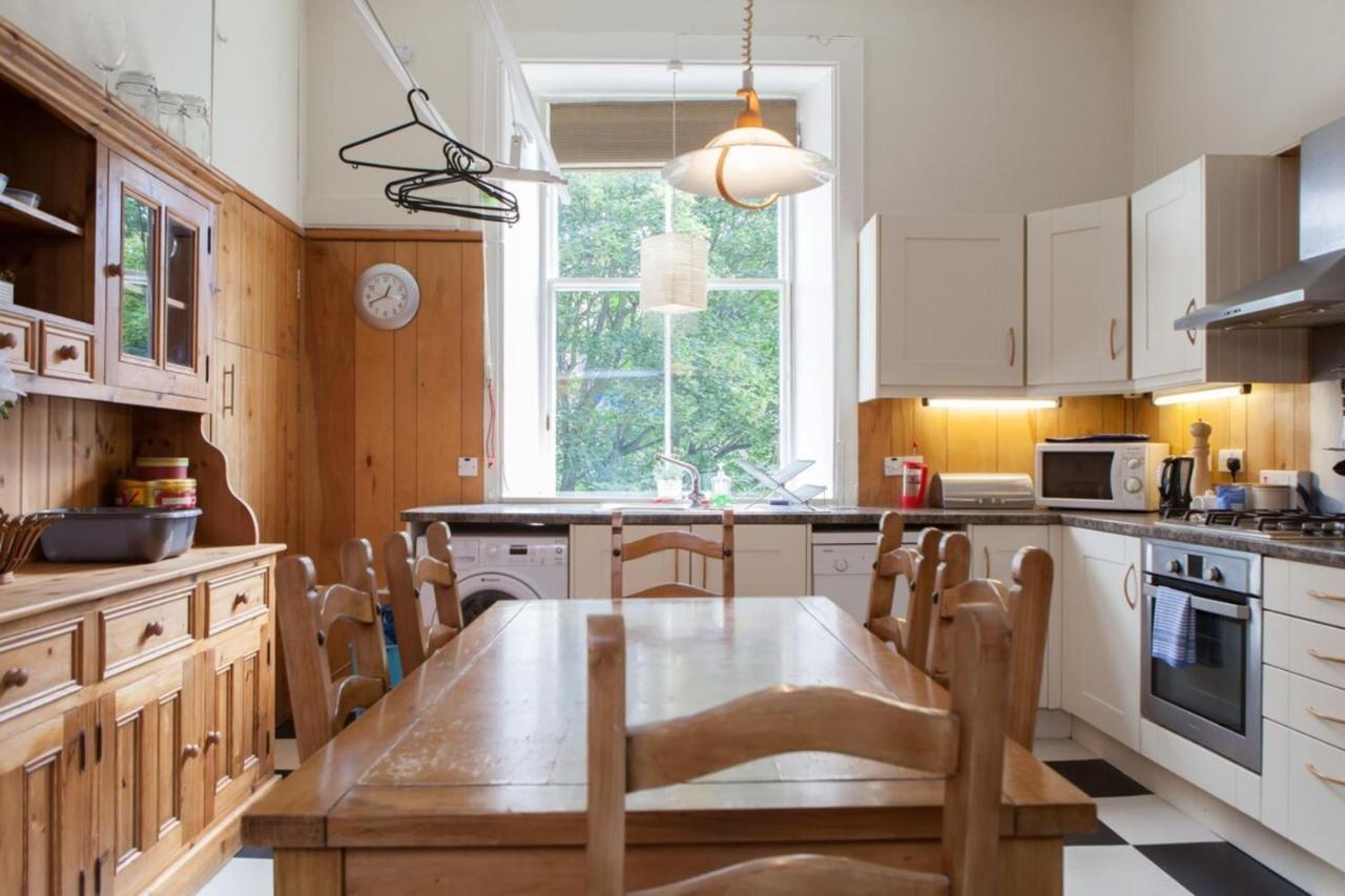 Amazing 4 Bedroom Apartment Just Off The Meadows 에든버러 외부 사진