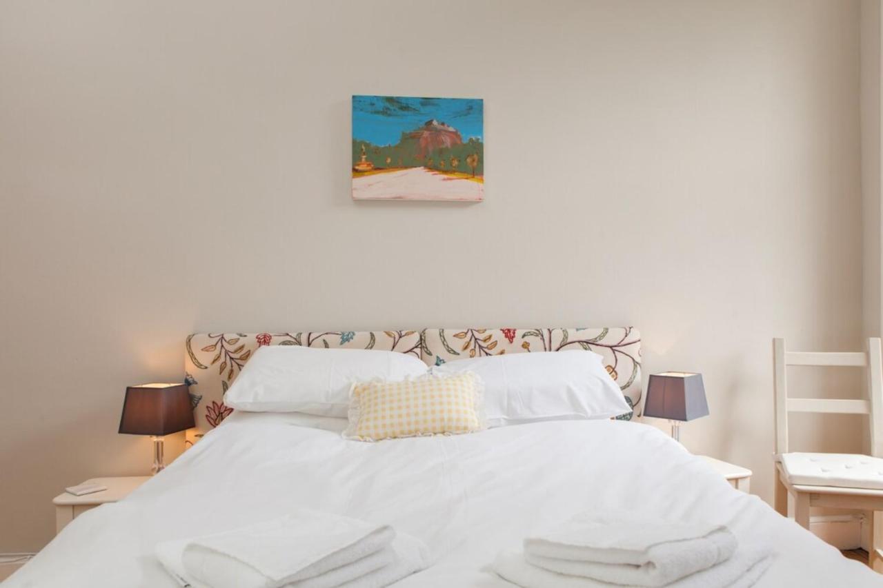 Amazing 4 Bedroom Apartment Just Off The Meadows 에든버러 외부 사진