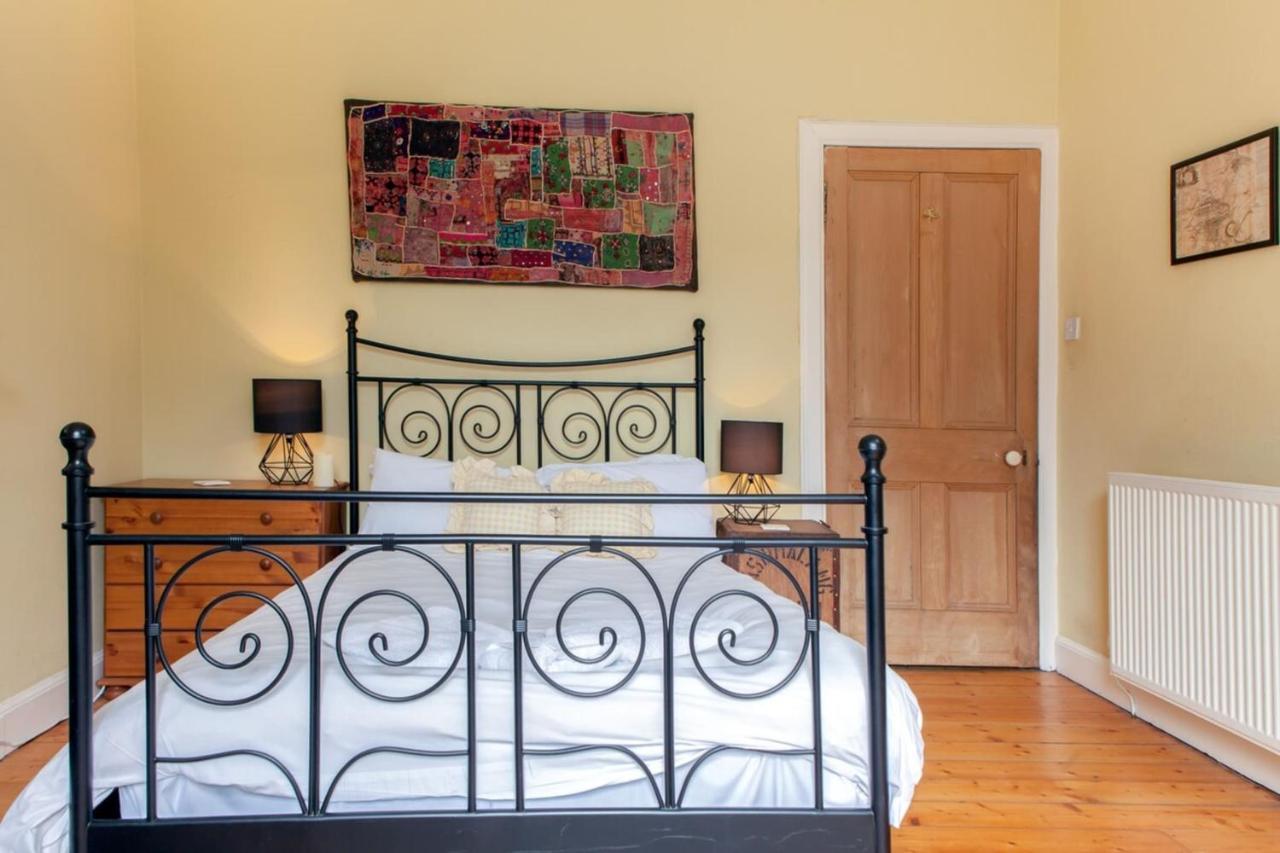 Amazing 4 Bedroom Apartment Just Off The Meadows 에든버러 외부 사진
