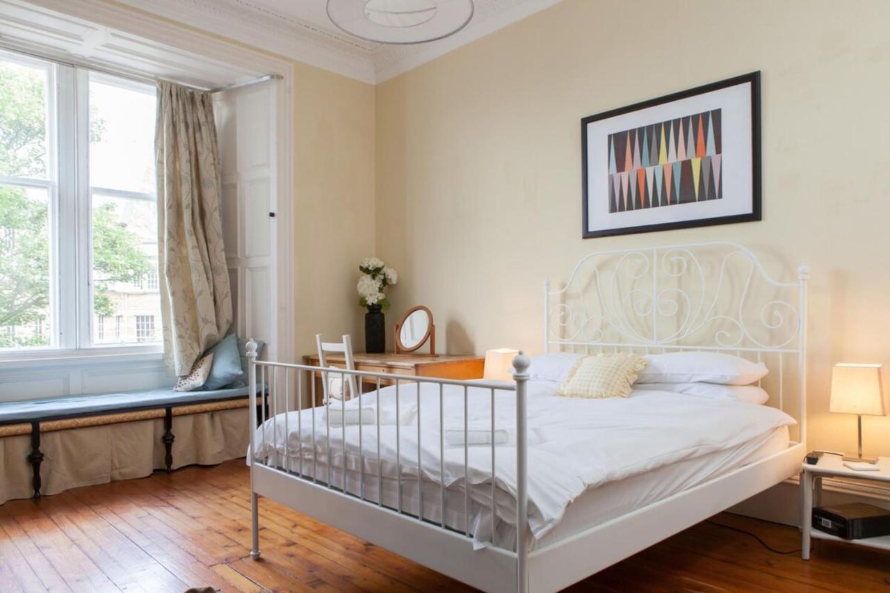 Amazing 4 Bedroom Apartment Just Off The Meadows 에든버러 외부 사진