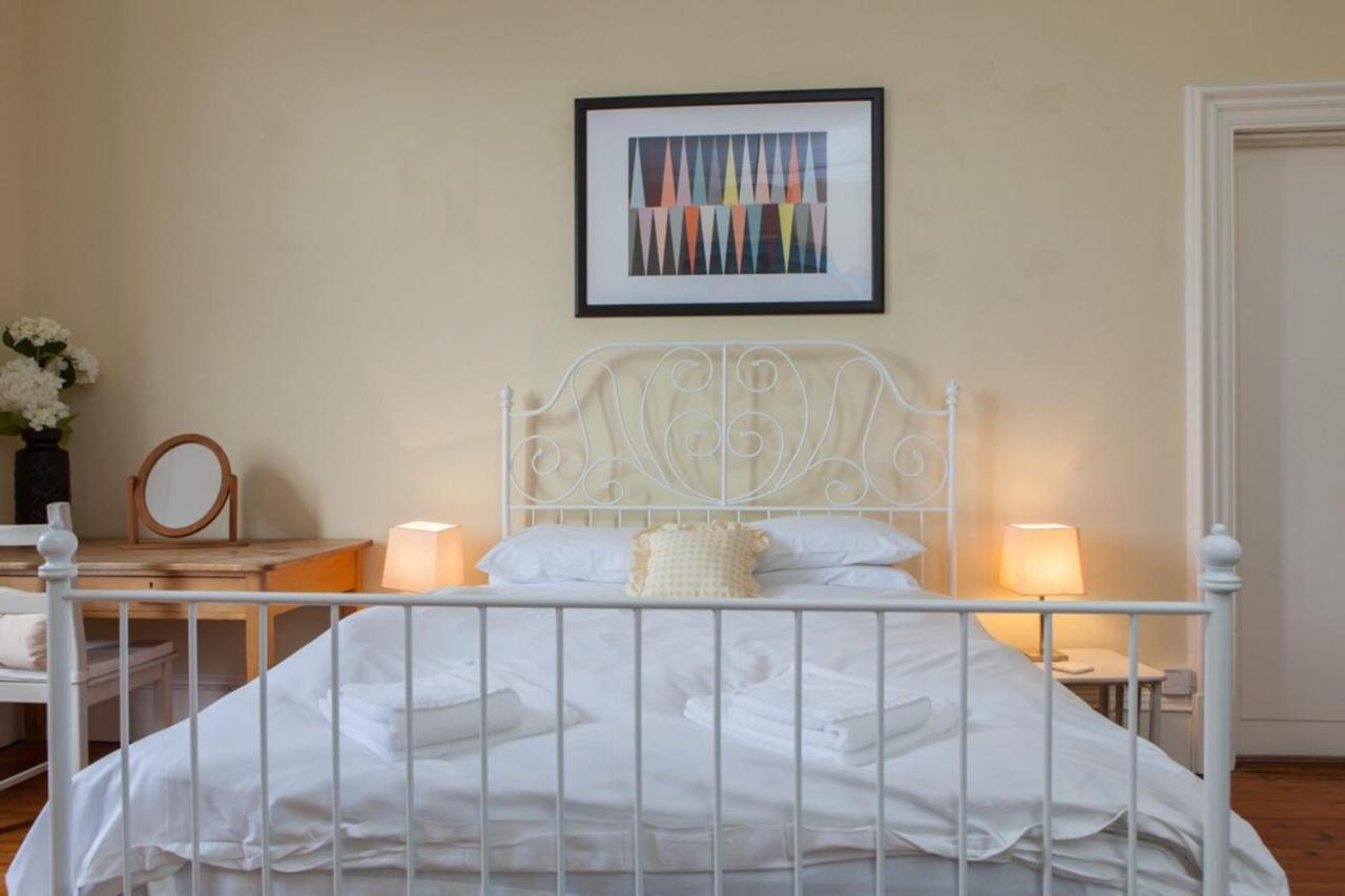 Amazing 4 Bedroom Apartment Just Off The Meadows 에든버러 외부 사진
