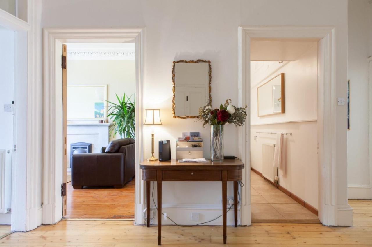 Amazing 4 Bedroom Apartment Just Off The Meadows 에든버러 외부 사진